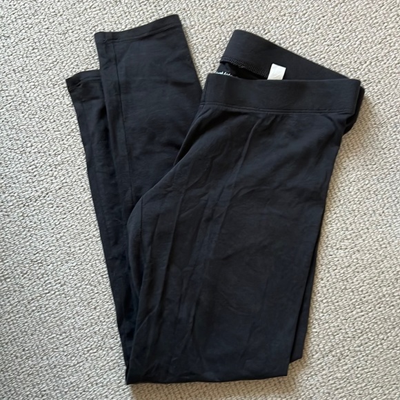 GAP Pants - NWT Gap Maternity Cropped Leggings
